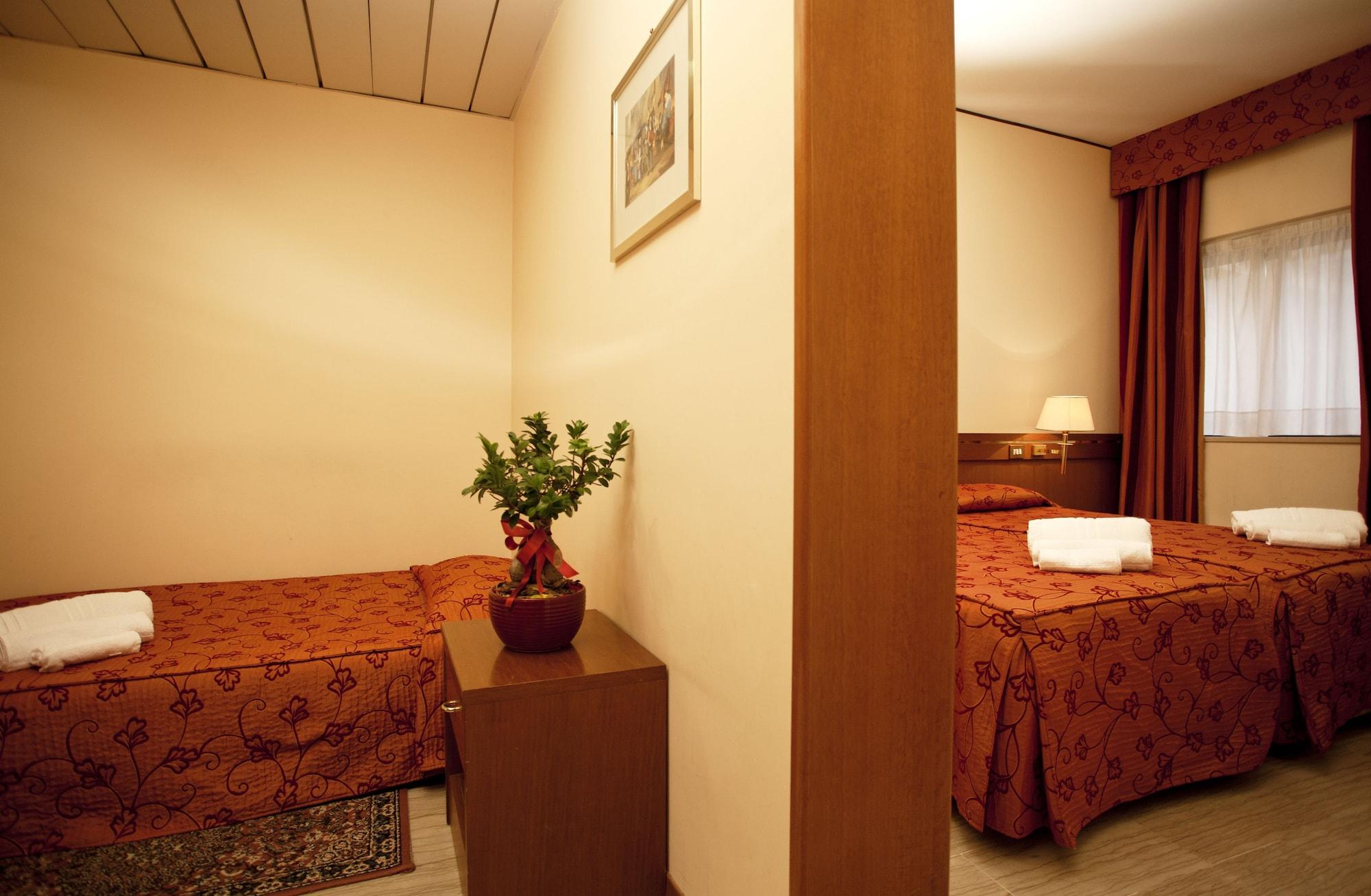 Augustus Hotel ออตตาวิอาโน ภายนอก รูปภาพ