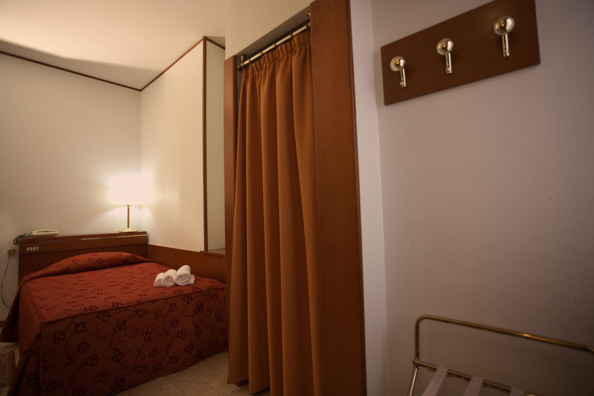 Augustus Hotel ออตตาวิอาโน ภายนอก รูปภาพ