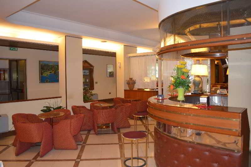 Augustus Hotel ออตตาวิอาโน ภายนอก รูปภาพ