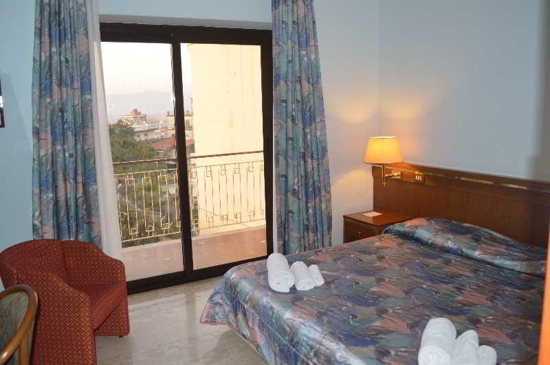 Augustus Hotel ออตตาวิอาโน ภายนอก รูปภาพ