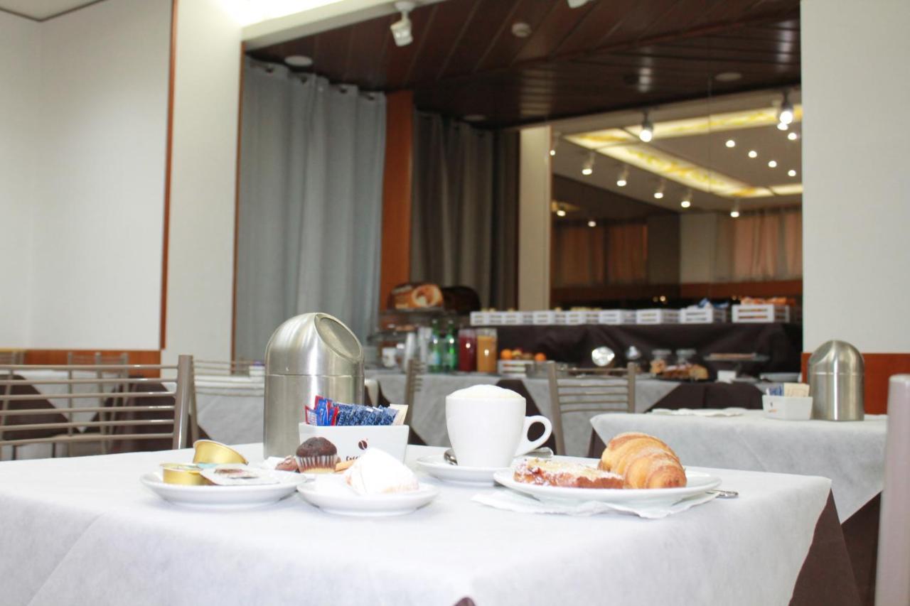 Augustus Hotel ออตตาวิอาโน ภายนอก รูปภาพ