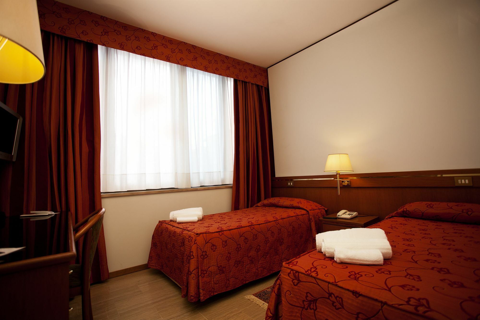 Augustus Hotel ออตตาวิอาโน ภายนอก รูปภาพ